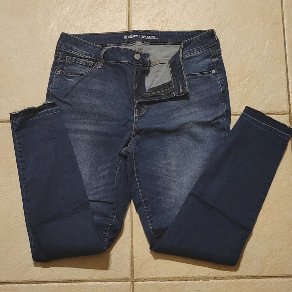 Old Navy Rock Star Raw Edge Mid Rise SKINNY Jeans Ladies Size 14